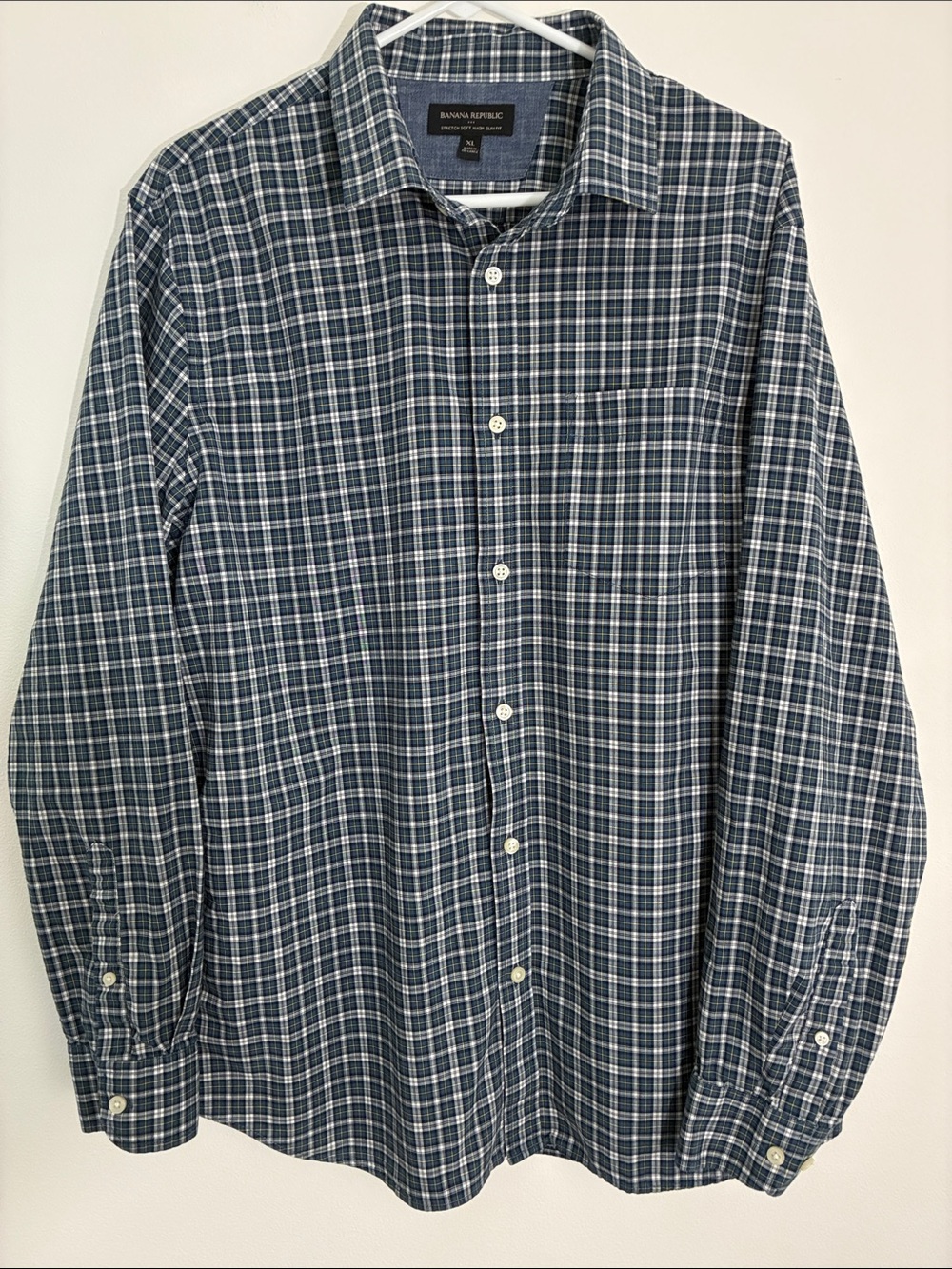 Banana Republic Men's Blue and White Plaid Button-Down Shirt XL